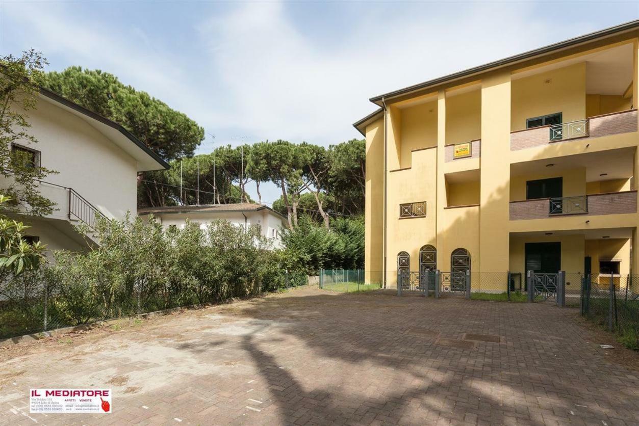 Le Terrazze Apartments Lido di Spina Eksteriør bilde