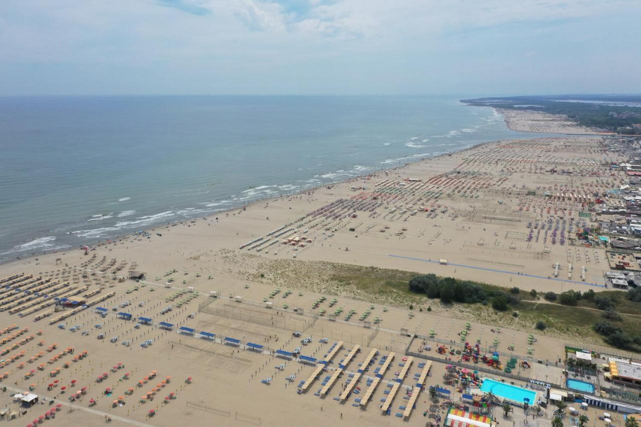 Le Terrazze Apartments Lido di Spina Eksteriør bilde